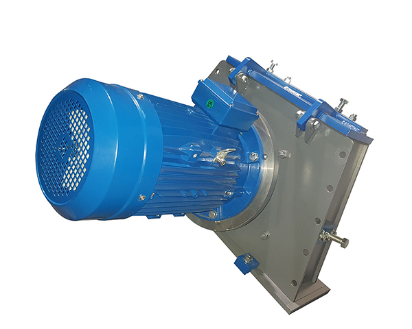 fritz_maschinen_schleuderrad_direktantrieb_elektromotor_480x600 Schleuderrad mit direkt angebautem Elektromotor für eine industrielle Strahlanlage